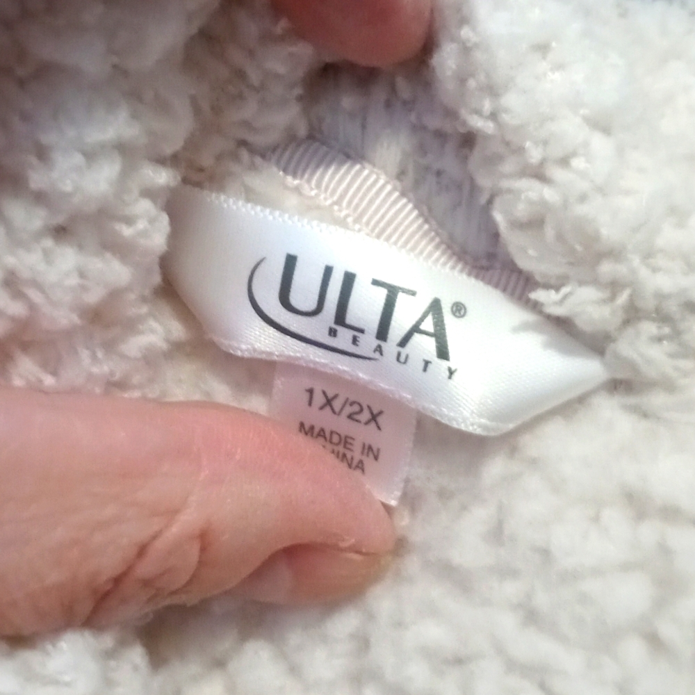 Cozy Creamy Pink Fleece Bathrobe - Picture 3 of 4